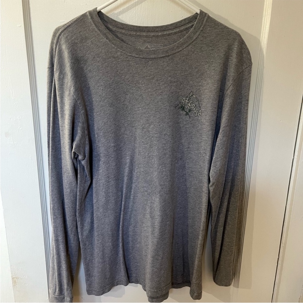Patagonia Men's Long Sleeve Graphic Logo Tee - Heather Grey - Size Medium - EUC